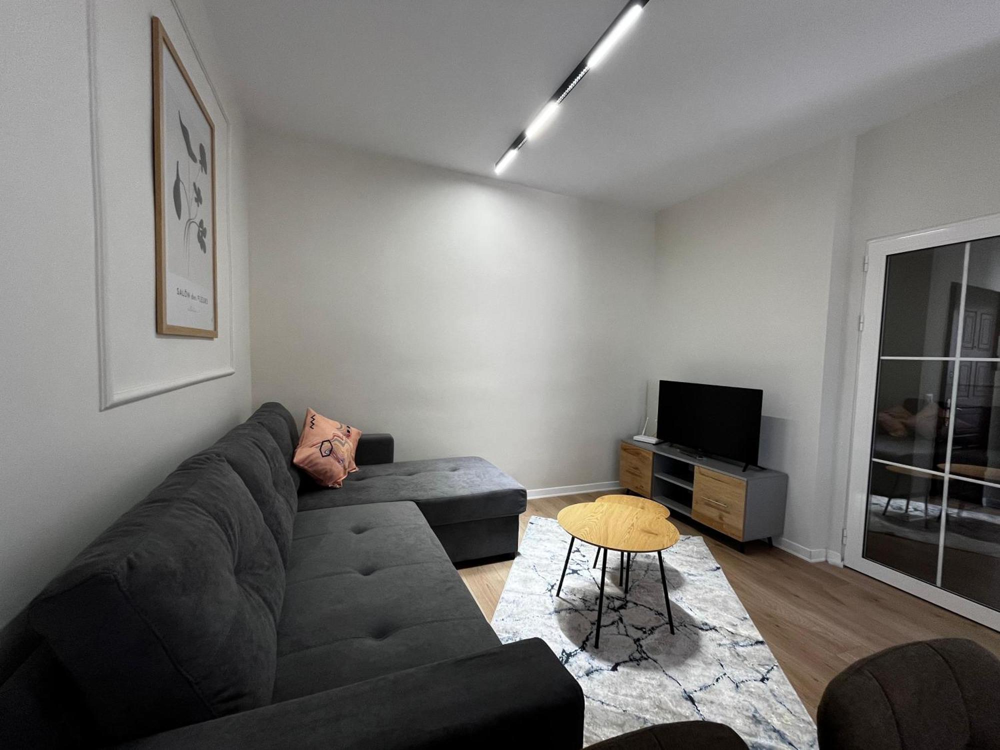 Charming Comfort Apartment Tiran Dış mekan fotoğraf